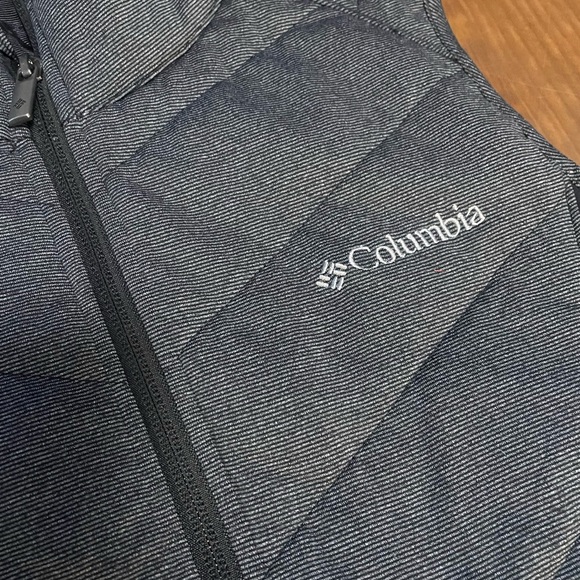 Columbia Charcoal and Black Sleeveless Insulated Full Zip Vest, Women’s M Winter - Picture 9 of 10